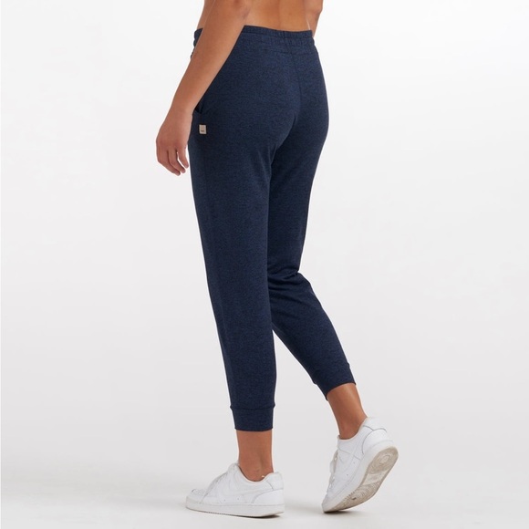 Vuori Performance Jogger- Heathered Navy - Picture 2 of 2